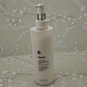 Glossier Sandstone Daily Perfecting Lotion NEW